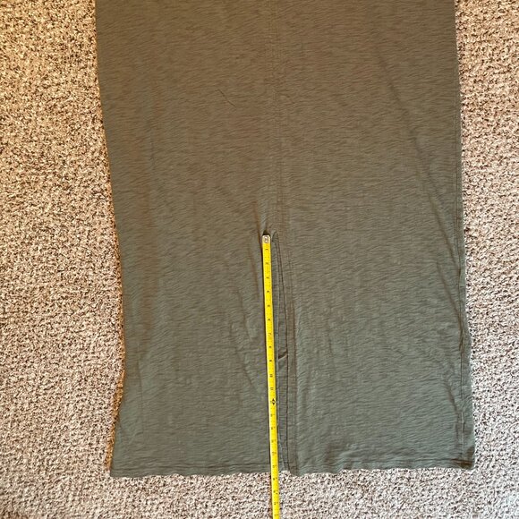 Size XL Universal Thread short sleeve, army green midi T-shirt dress - Picture 5 of 10